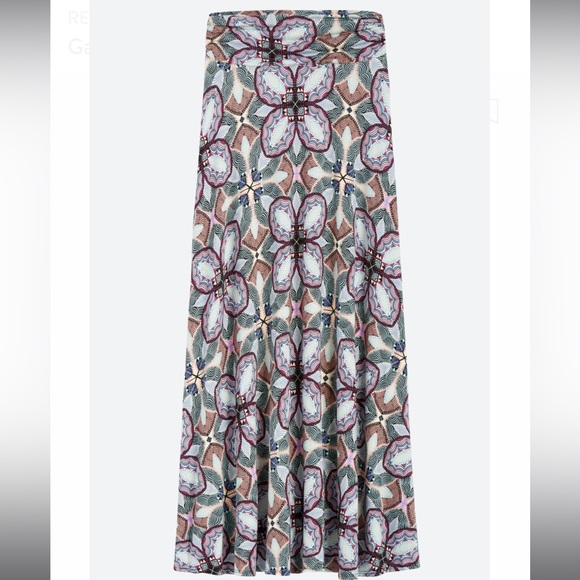 Renee C. Dresses & Skirts - Renee C Galinda Printed Maxi Skirt size large brand new without tags